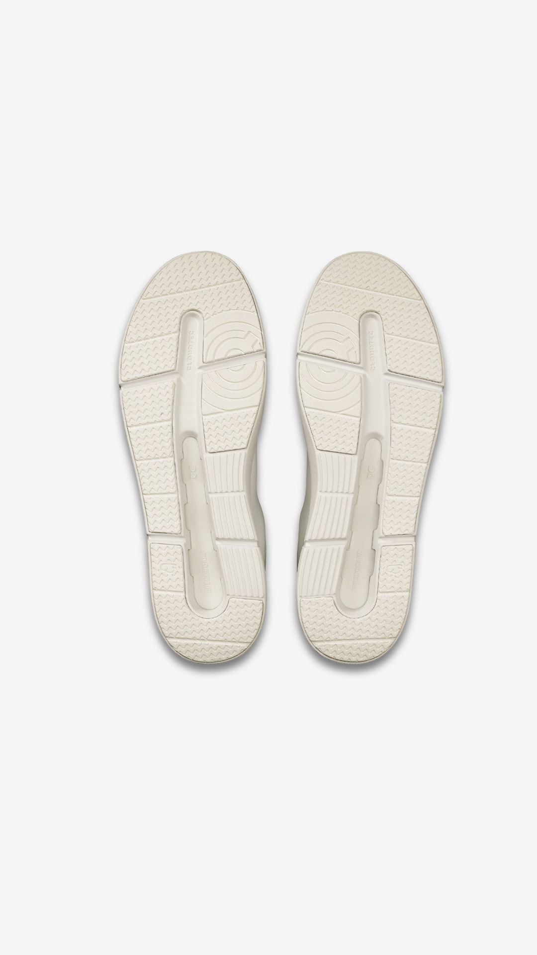 On THE ROGER Advantage (men's)